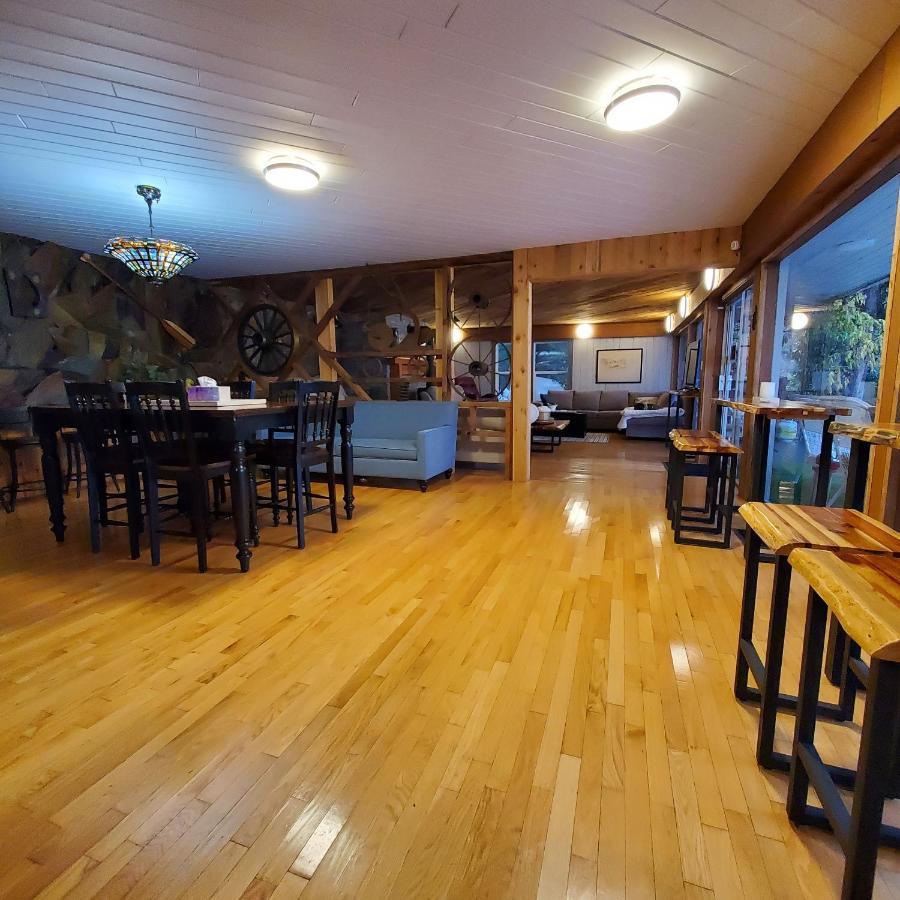 Royal Harrison Retreat Villa Harrison Hot Springs Ngoại thất bức ảnh